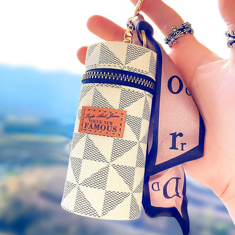 bucket keychain pouch - Image 3